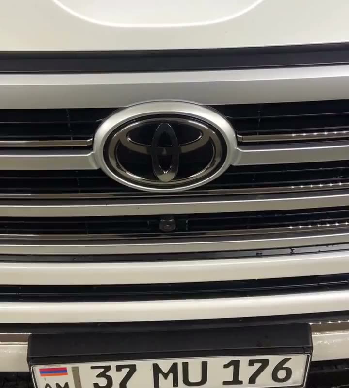 Toyota Land Cruiser 300
